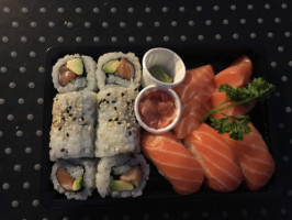 Sushi Itchi food