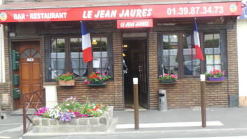Le Jean Jaures outside