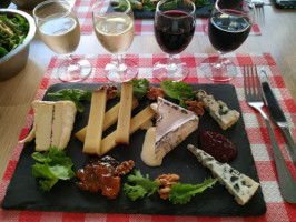 La Grappe A Fromages food