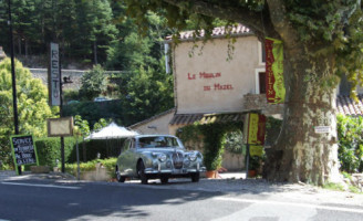 Le Moulin Du Mazel outside