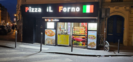 Il Forno Pizzeria outside