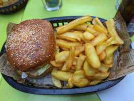 Burger Fernand food