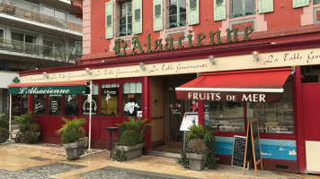 Brasserie Alsacienne outside