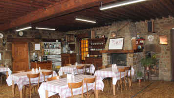 Auberge De Conol inside