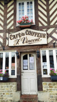 Cafe Du Coiffeur outside