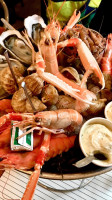 Le Panier De Crabes food