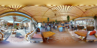 Naudo Beach Club inside