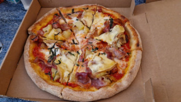 Quercia Pizza inside