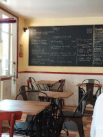 Cafe le Jeanne d'Arc inside
