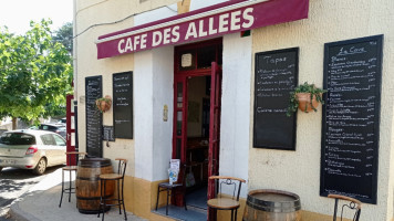 Cafe des Allees outside