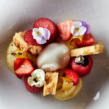 Le Champ Des Lunes inside