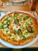 Adrano Pizz food