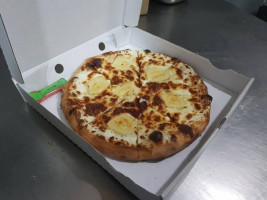 Luigi Pizza food