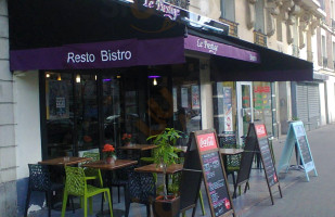 Le Prestige Cafe Brasserie food
