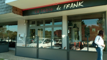 La Table De Frank outside