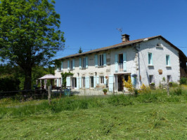 Auberge de Chassignolles Restaurant outside