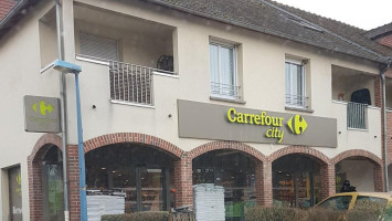 Carrefour City outside