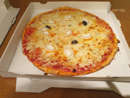 La Pizza Riv' food