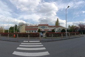 Le Moulin Des Gardelles outside