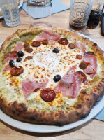 Pizzeria Novita food