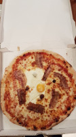 Lucky Pizza food