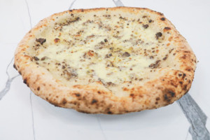 Atelier De La Pizza Par La Fattoria food