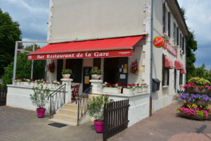 Bar-restaurant De La Gare outside