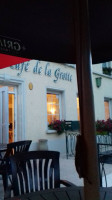 Café De La Grotte inside