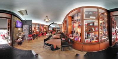 London Cafe inside