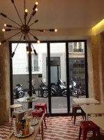 CAFE TABAC PARIS inside