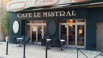 Cafe Le Mistral inside