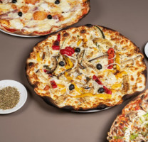 Pizzeria Pomodoro & Basilico food