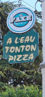 A l'Eau Tonton Pizza food