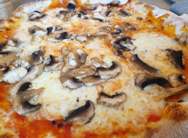 Pizzeria Capricciosa food
