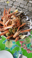 Le Panier De Crabes food