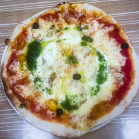 Pizza d'Or food