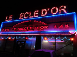 Le Siecle D'or outside
