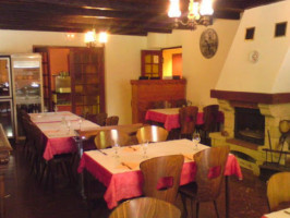 Auberge Du Jotty inside