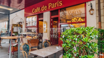 Cafe de Paris inside