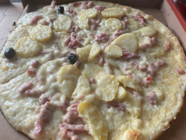 Pizz'agathoise food