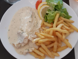 Le Saint Pierre food