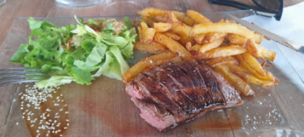 Les Neuf Fontaines food