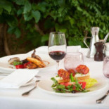 Le Clos Saint-pierre food