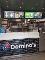 Domino's Pizza Oullins inside