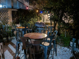 Cote Jardin - Cafe Resto Bar a Vins inside