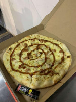 Pizza Saint Jean Chezneila food