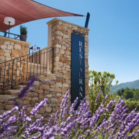 La Table De L'hôtel Sainte-victoire outside