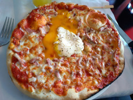 Le Vesuvio Pizzeria food