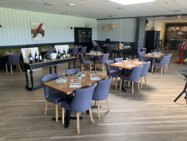 Le Club L'ailette food