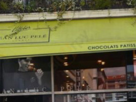 L'atelier Jean-luc Pele Chocolat Macaron food